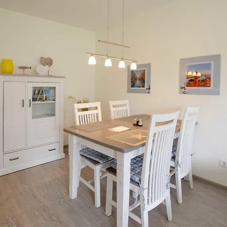 Slowikowski Apartment *